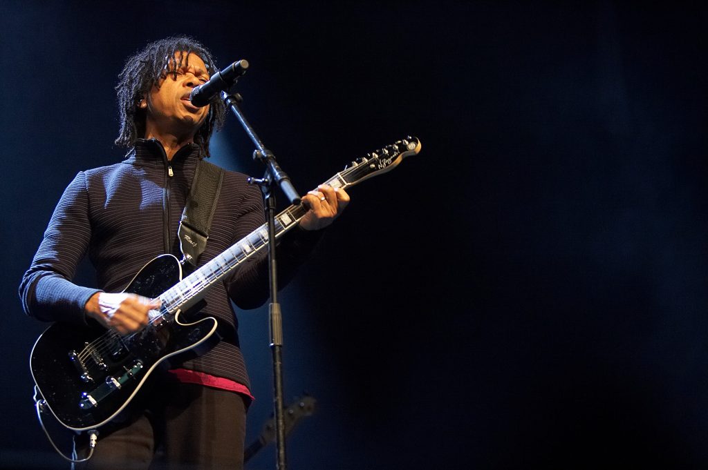 Djavan em Pernambuco: cantor apresenta o show Vesúvio, 24º álbum de sua carreira