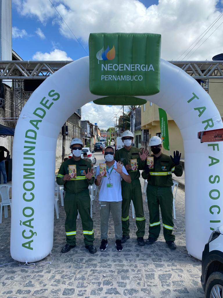 MORADORES DE BRASÍLIA TEIMOSA RECEBEM ATENDIMENTO COMERCIAL DA NEOENERGIA PERNAMBUCO