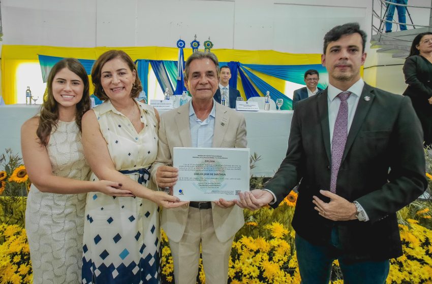 Carlos Santana é diplomado pela 5ª vez como prefeito de Ipojuca
