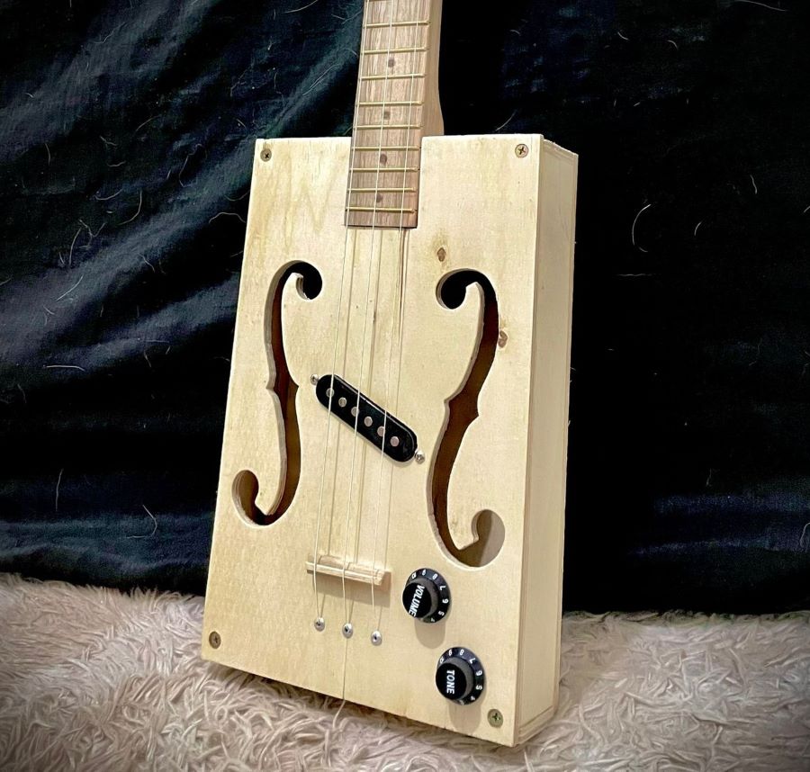 Música: Conheça a CigarBox Guitar, o instrumento musical do momento