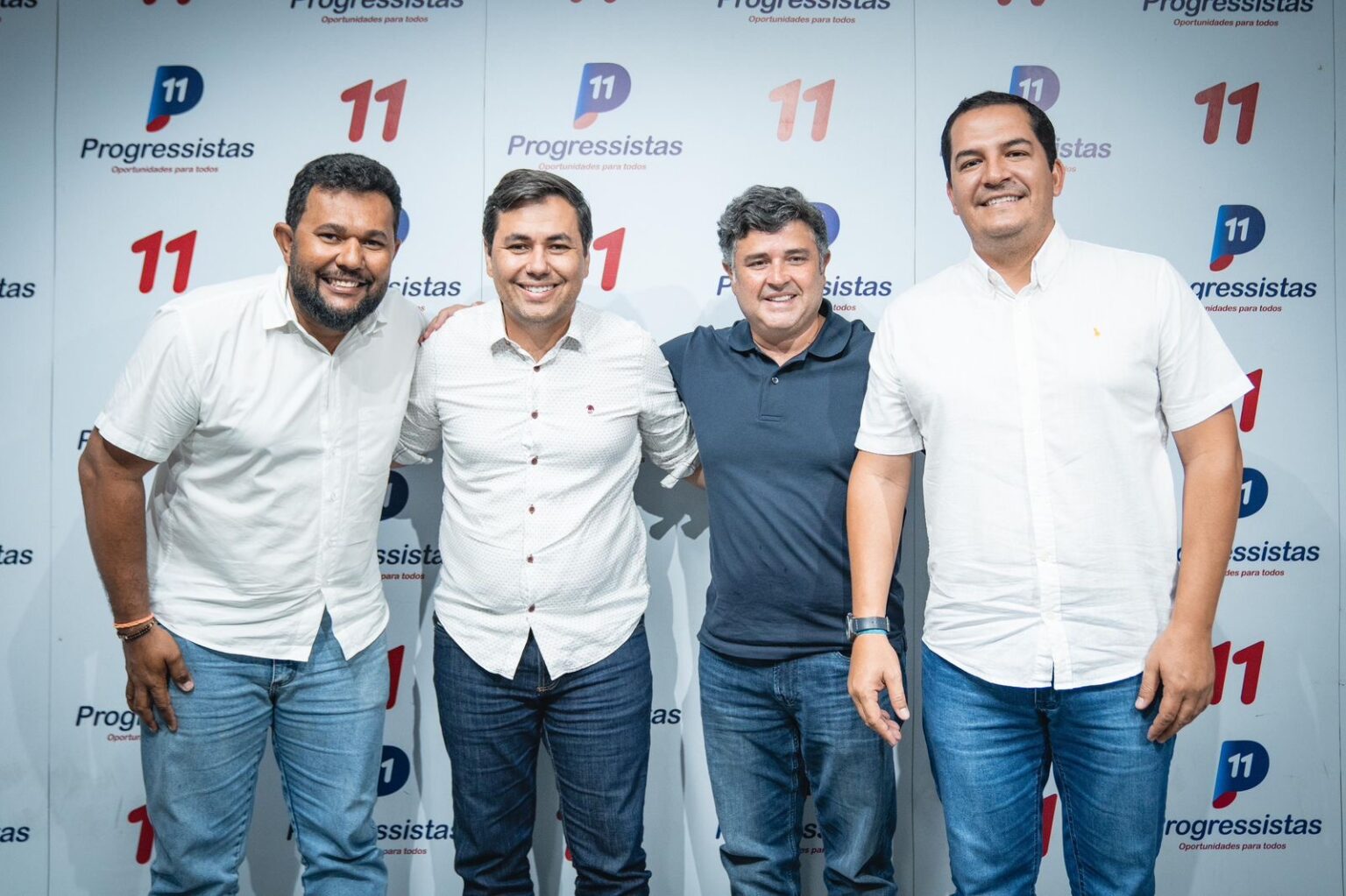 Deputado Eduardo da Fonte discute projetos para Ibimirim com prefeito Welliton Siqueira